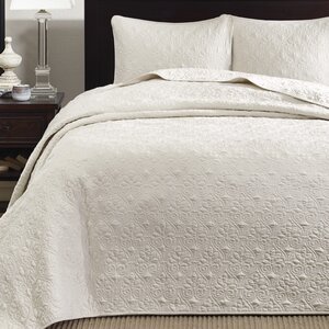 Riverside Reversible Quilt Set