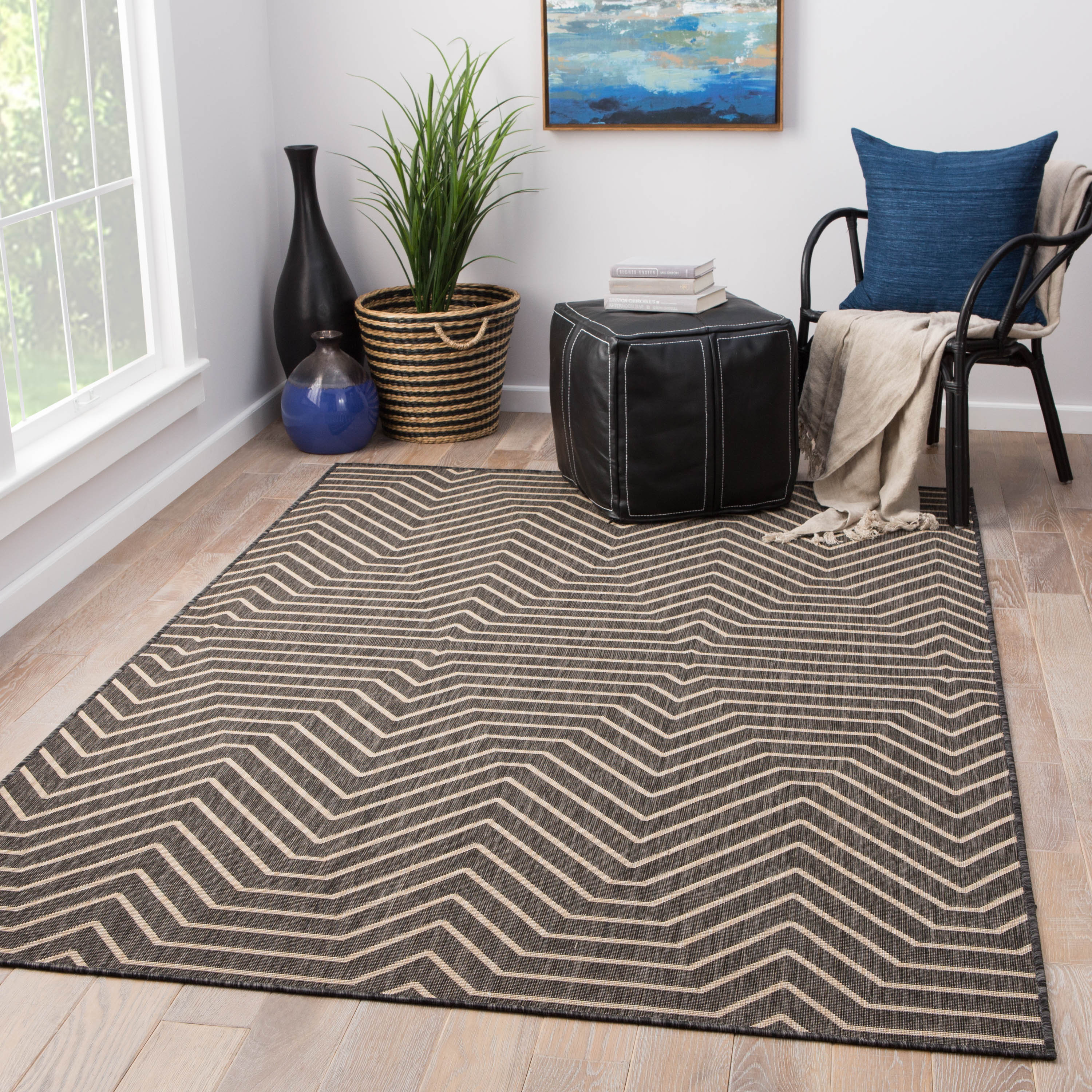 Zack Chevron Handmade Hooked Black Cream Indoor Outdoor Area Rug Black Cream Indoor Outdoor Area Rug