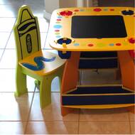Grow N Up Crayola Kids 3 Piece Arts And Crafts Table And Chair