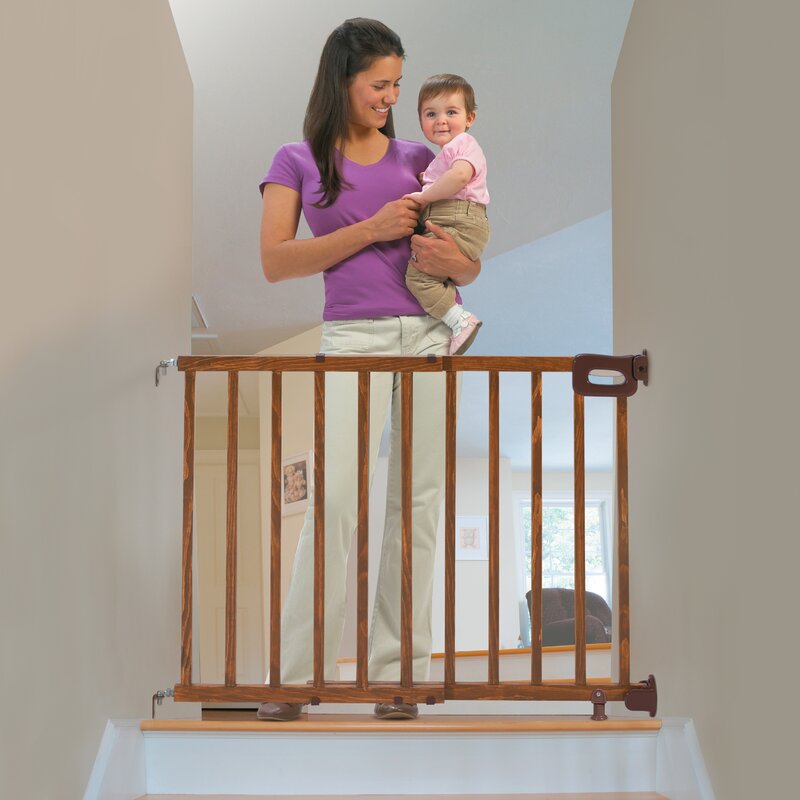 deluxe wood stairway gate