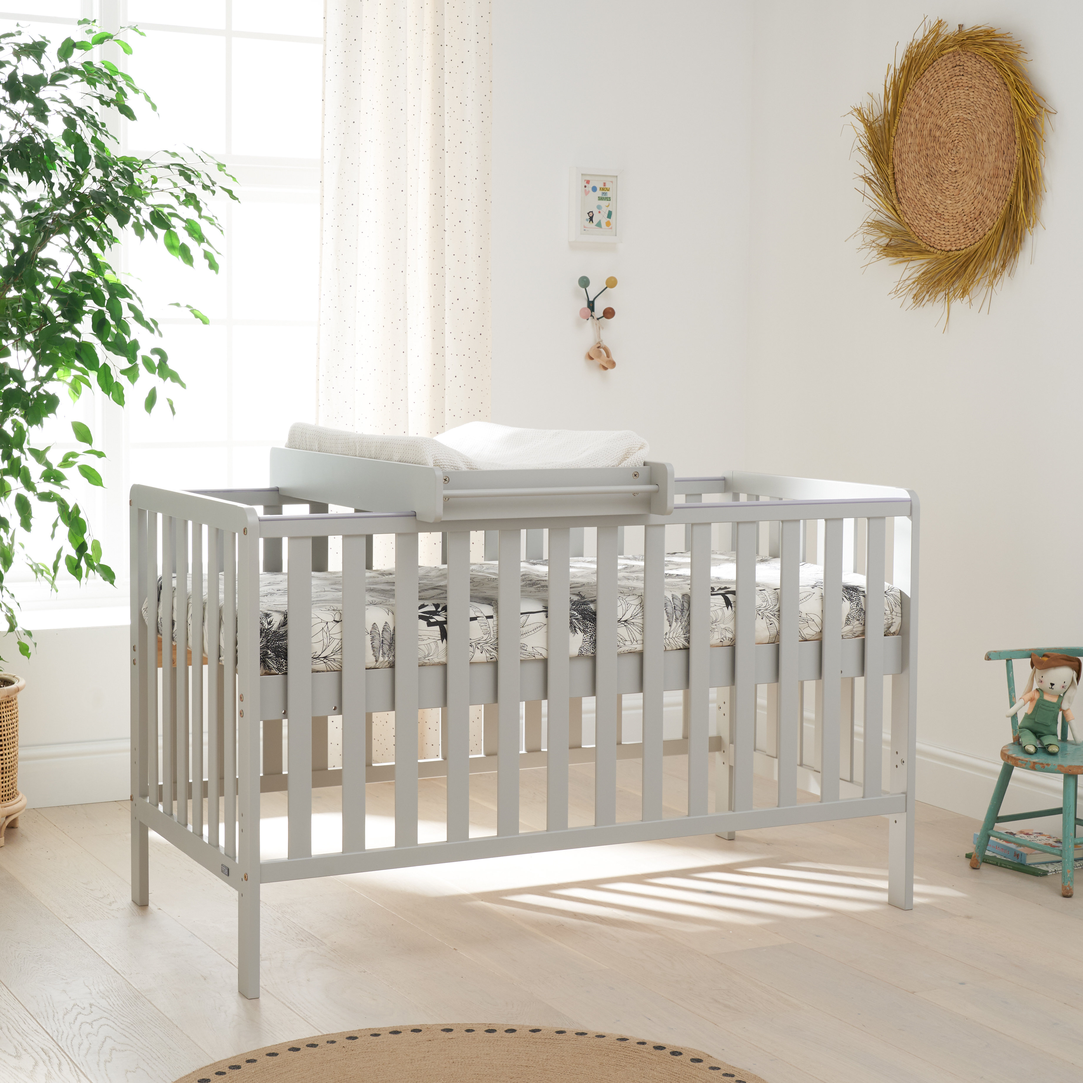 tutti bambini rio cot bed with cot top changer & mattress