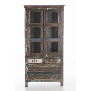 Standvitrine Arva aus Massivholz von dCor design