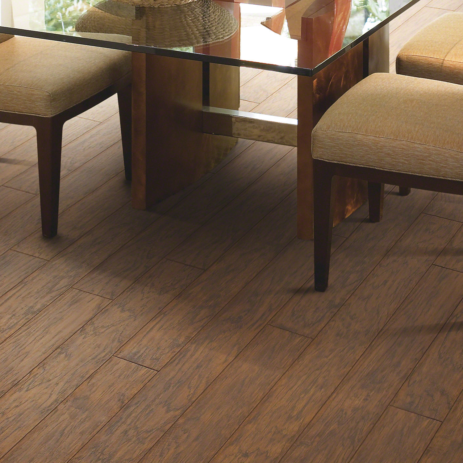 Shaw Floors Challenger 5 X 48 X 8mm Hickory Laminate Flooring In