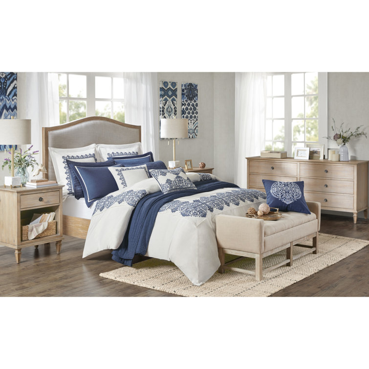 Jacquard With Embroidery Comforter Set