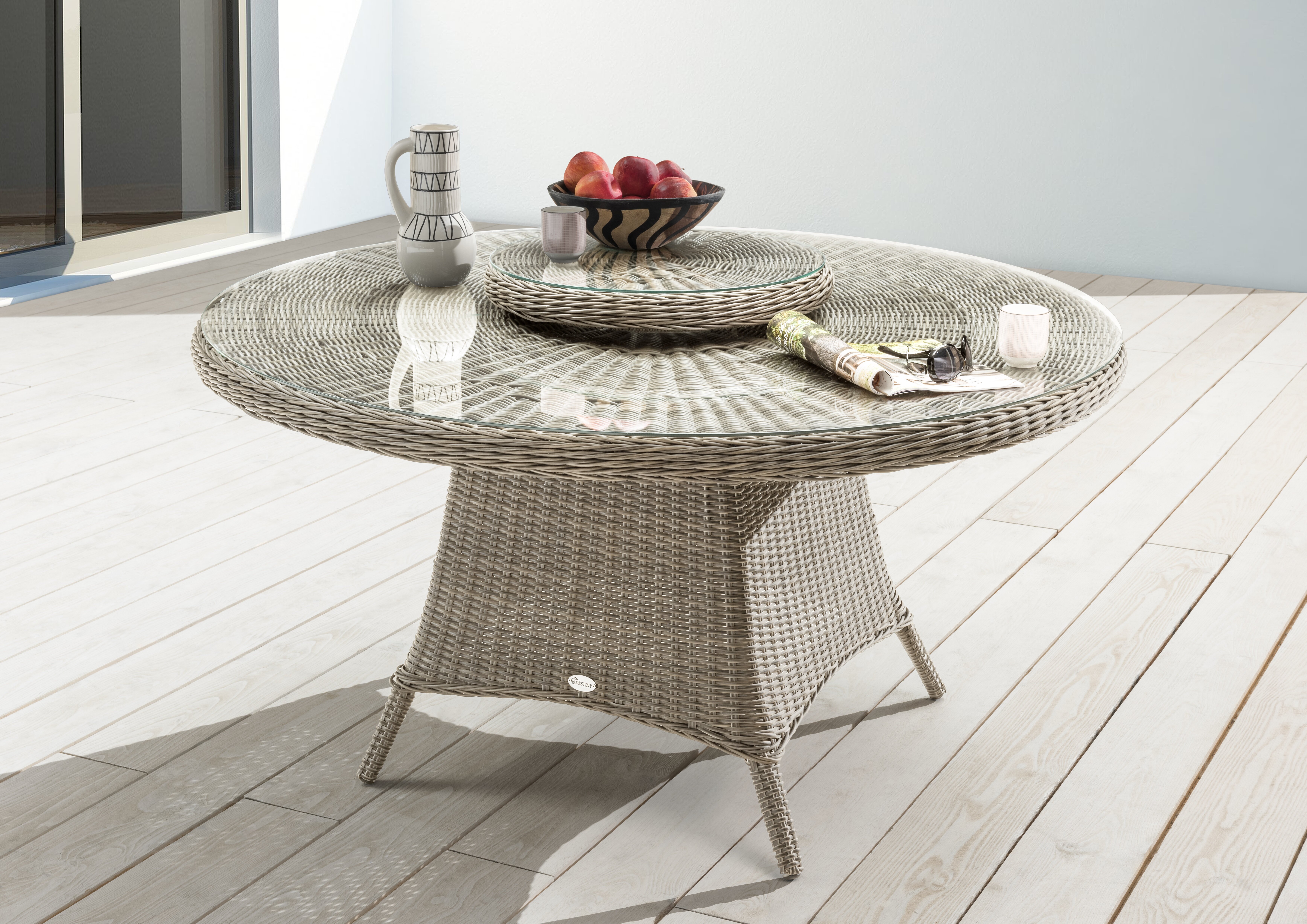 curata 72 round dining table