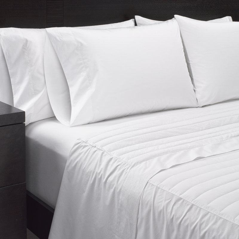 постельное белье черно белое. простыня число. простыня страйп сатин. одеяло страйп сатин. простыня число.