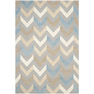 Martins Grey / Ivory Chevron Indoor / Outdoor Area Rug