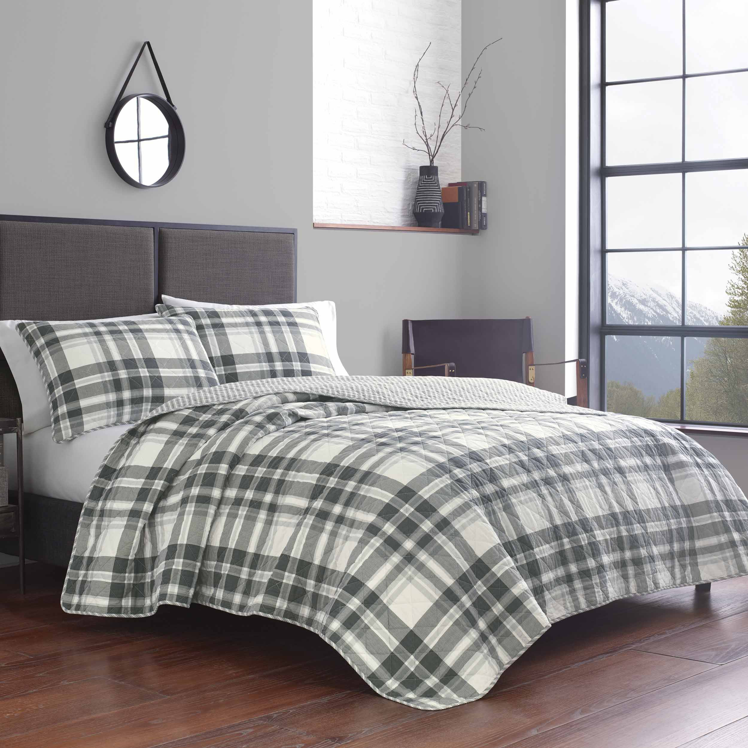 BEAUTIFUL REVERSIBLE BLUE NAVY RED WHITE PLAID CABIN STRIPE COTTON QUILT SET