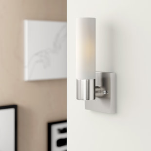 Kneeland 1 - Light Armed Sconce
