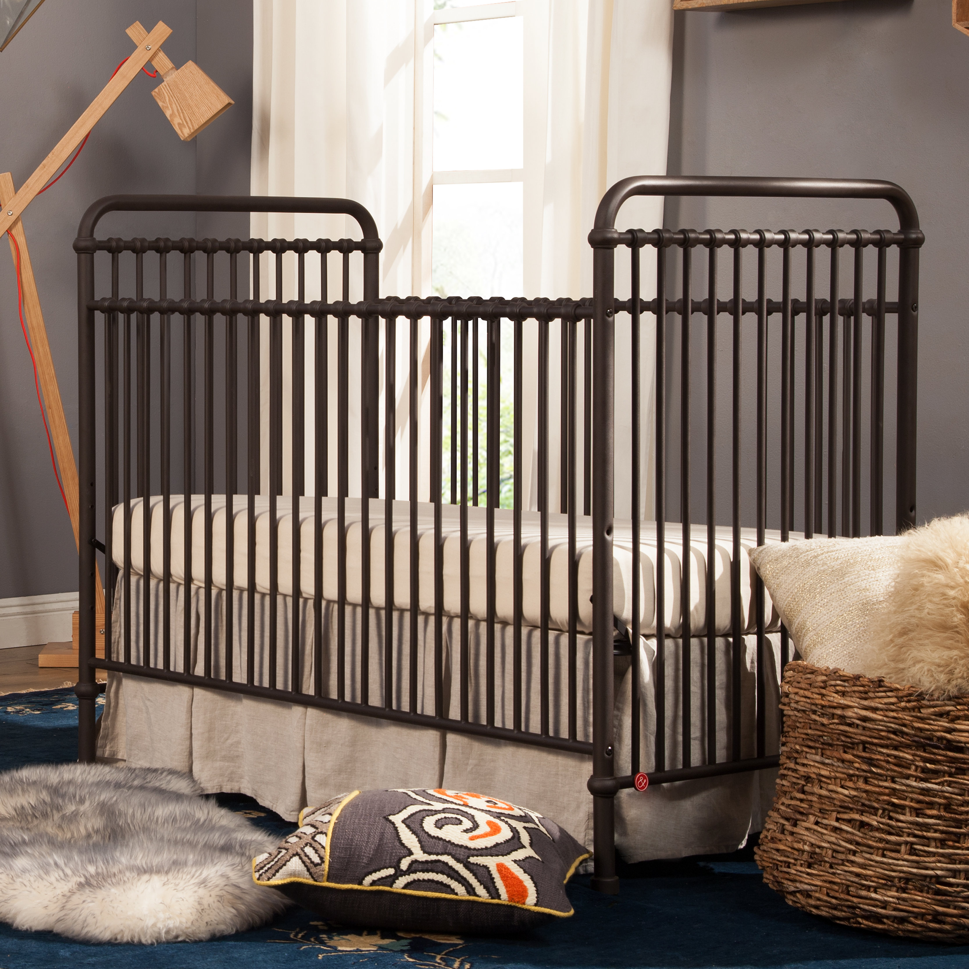 crib with pull out bed