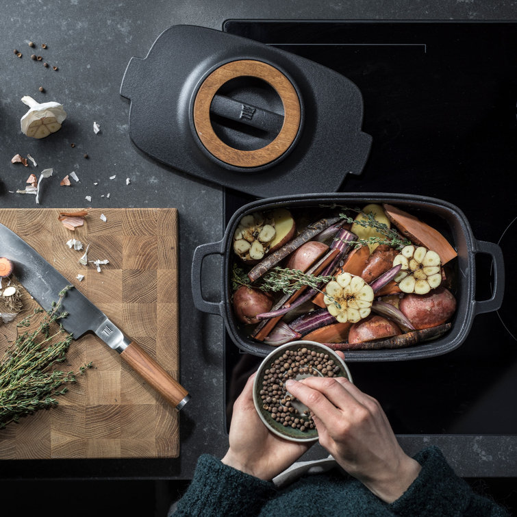 Norden Casserole Oval Cast Iron, 5 L - Fiskars @ RoyalDesign