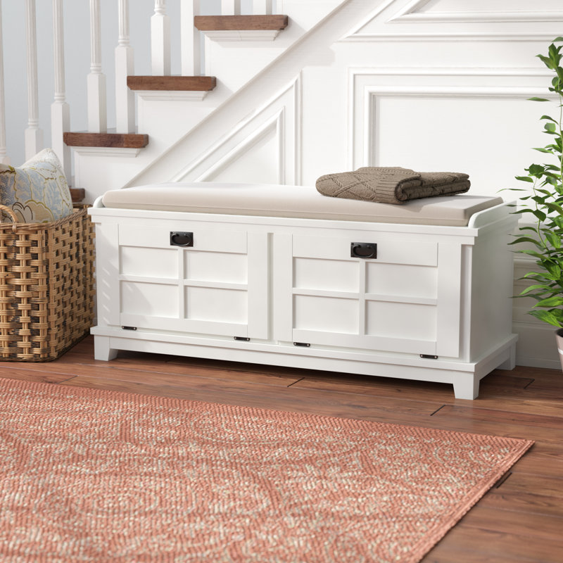 Featured image of post White Sitting Bench With Storage : From ottomans with storage to trendy benches save your space from clutter with a convenient storage bench or add a finishing touch of charm to your bedroom with an upholstered ottoman.