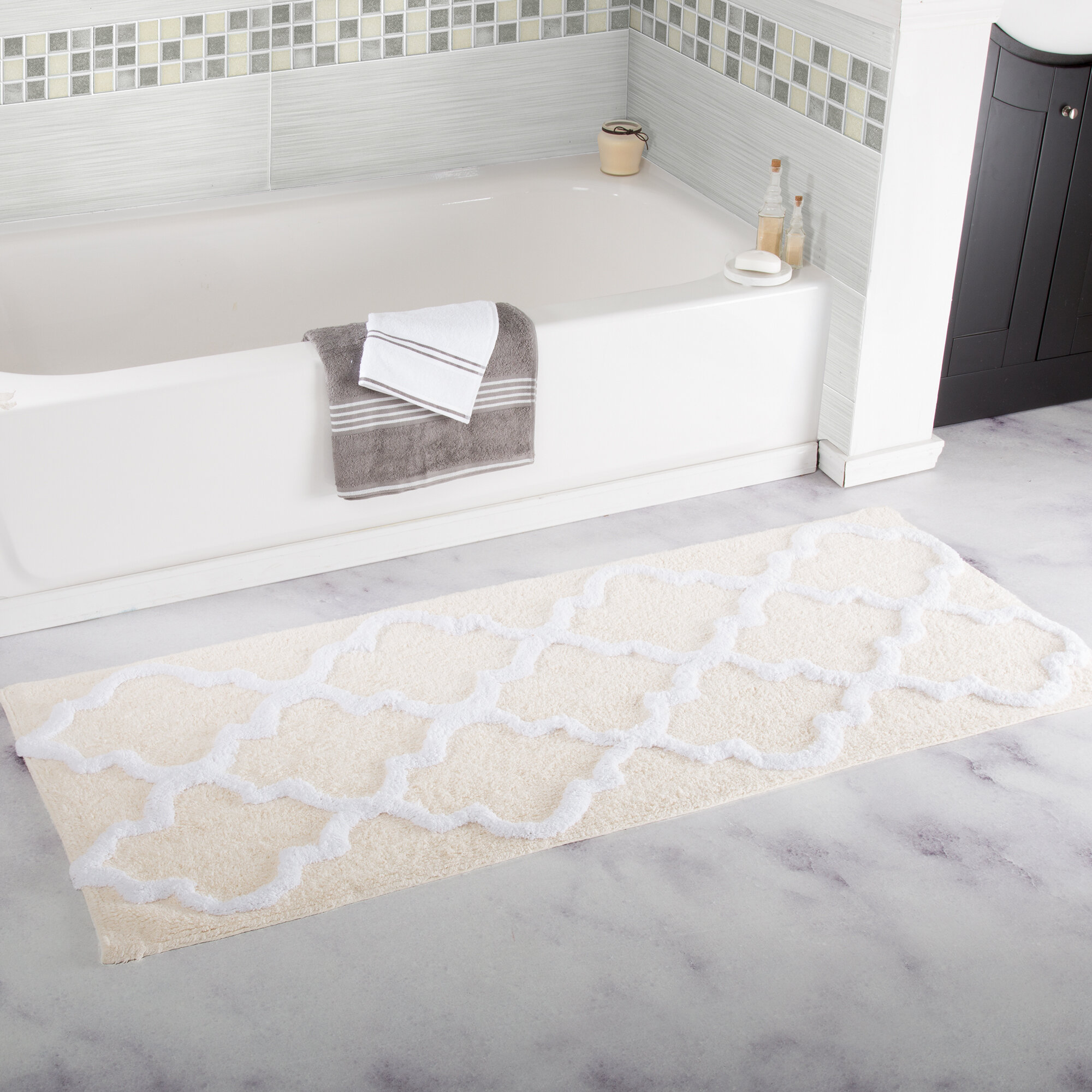 cream bathroom mats