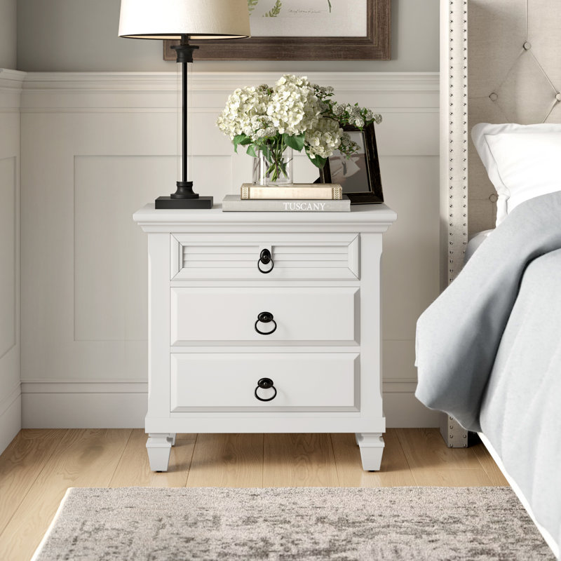Nightstand with cool white lacquered finish. fabela 3 drawer nightstand in bright white