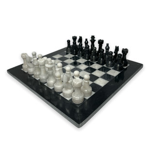32/ Resin International Chess Pieces Set 16 Black 16 White No Checkerboard 