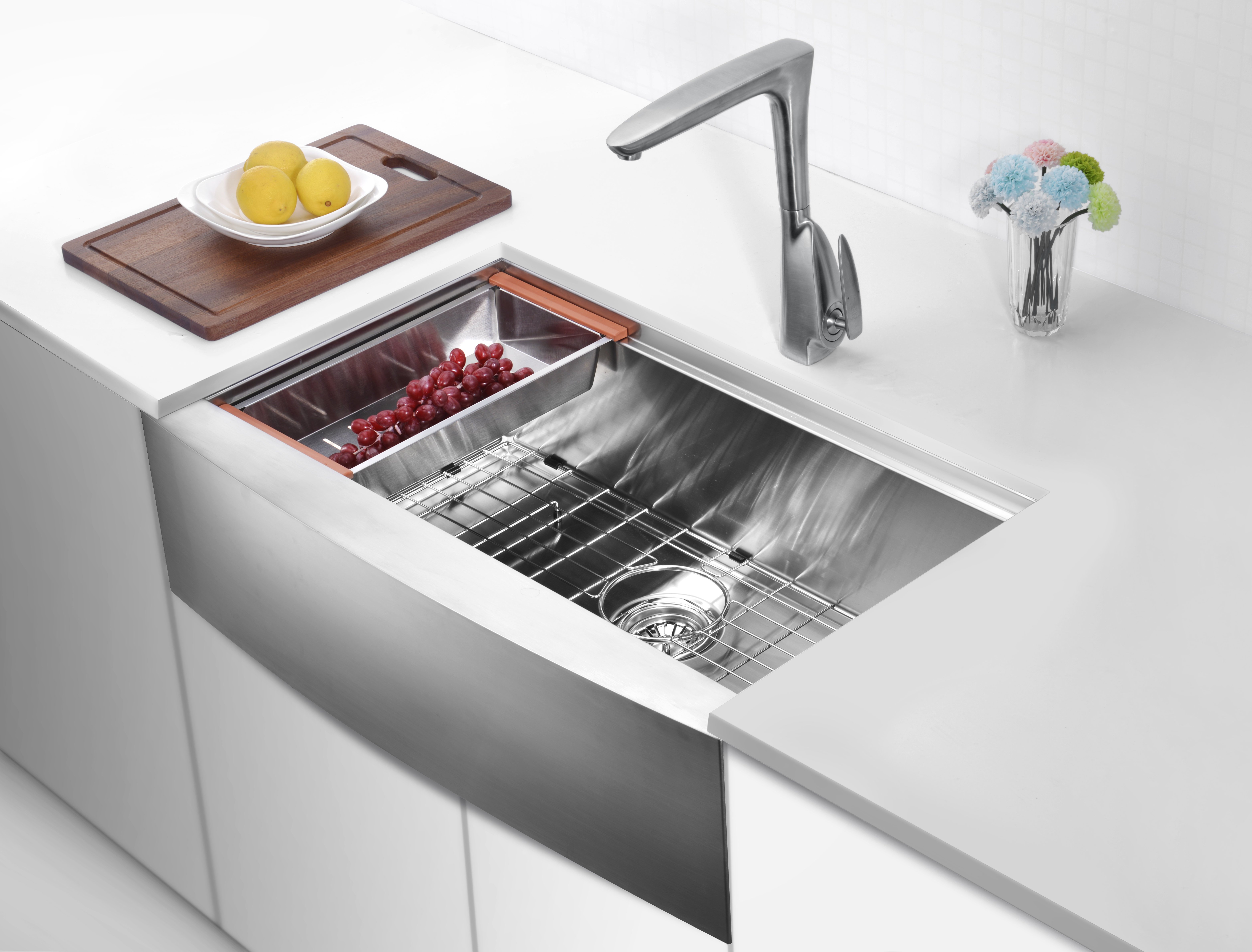 Anzzi Aegis 33 L X 21 W Farmhouse Kitchen Sink With Cutting