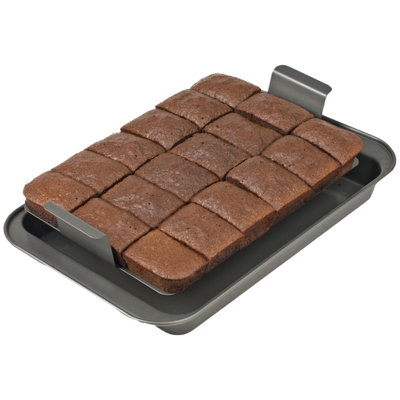 Non-Stick Slice Solutions Brownie Pie Pan Chicago Metallic