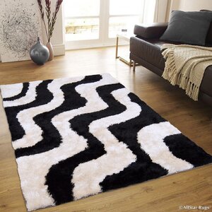 Hand-Tufted White/Black Area Rug