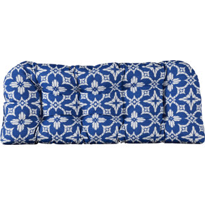 Indoor/Outdoor Cushion with 8 Sewn In Buttons