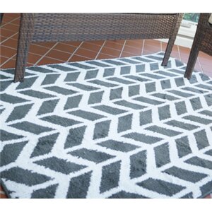 Quint Broken Arrow Gray Area Rug