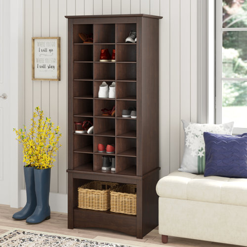 Pour ranger vos chaussures, vous pouvez tout aussi bien opter pour un coffre de rangement qui peut s'installer. Range Chaussures Extérieur - Laurel Foundry Modern Farmhouse Range-chaussures 24 paires ...