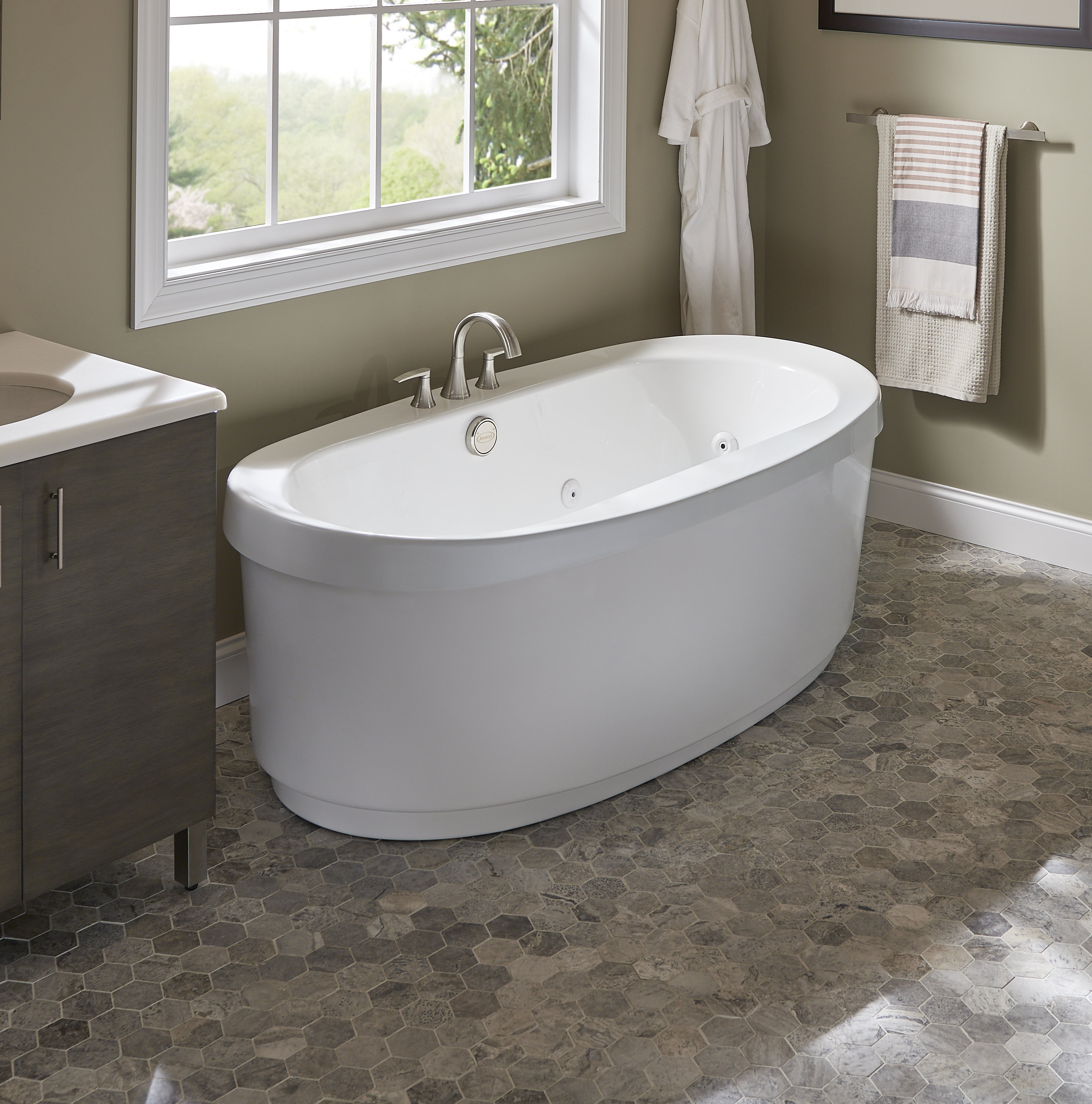 JACUZZI® Inizio™ 65.5" x 35.625" Roll Top Freestanding Tub | Wayfair