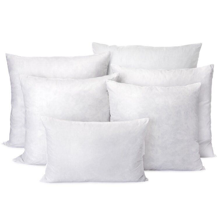 The Pillow Collection Nizar Solid Spa Down Filled Throw Pillow