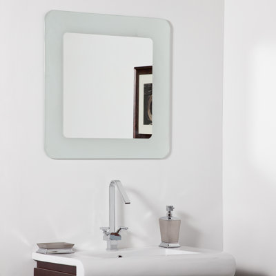 Decor Wonderland Bella Modern Wall Mirror