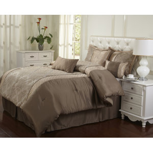 Montage 7 Piece Comforter Set