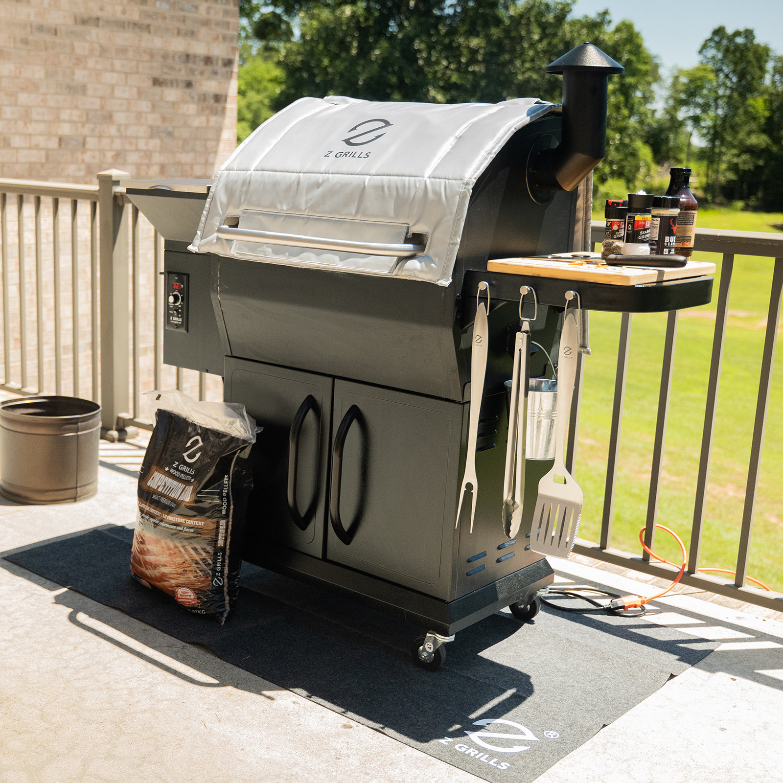 Z Grills 1000 Series Thermal Blanket Grill Cover Fits up to 48