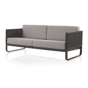 Sofa mit Kissen von Geese