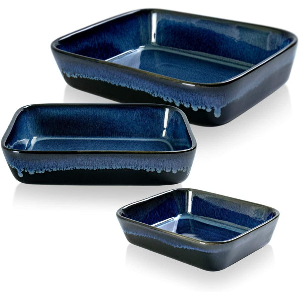 blue and white oven dish