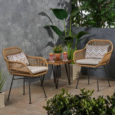 taura patio chair with cushions