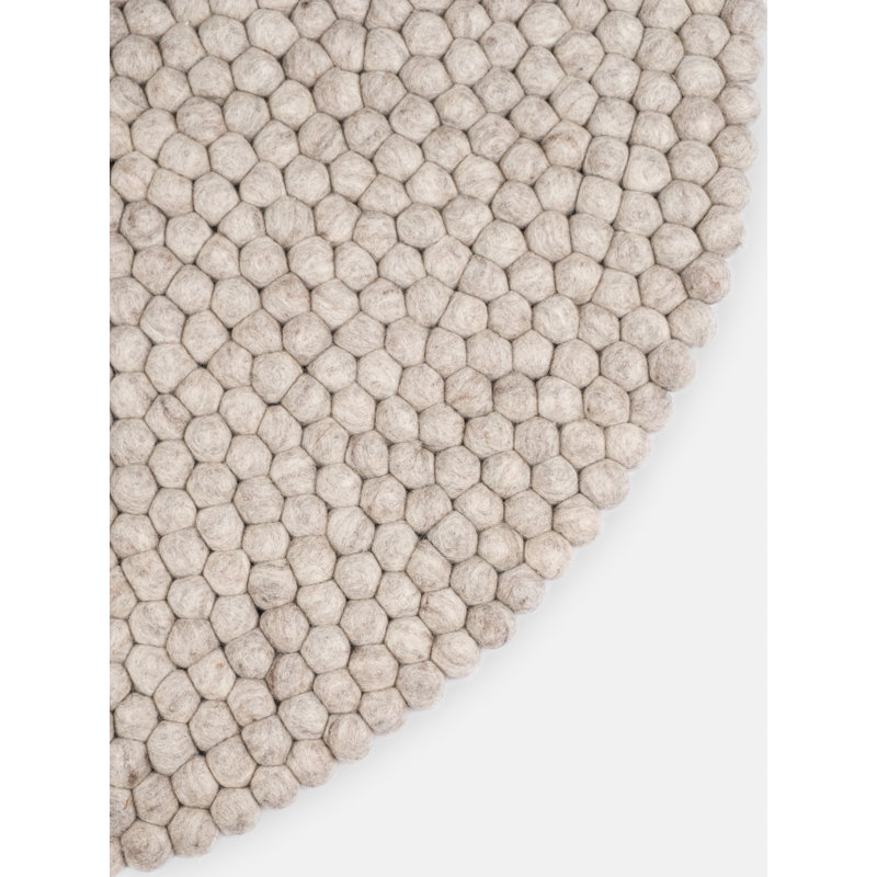 Myfelt Handgefertigter Filzkugel Teppich Bela In Beige Wayfair De