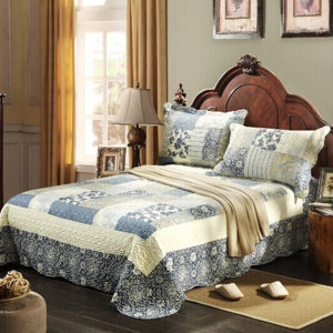 Seaside Villa Bedspread Set