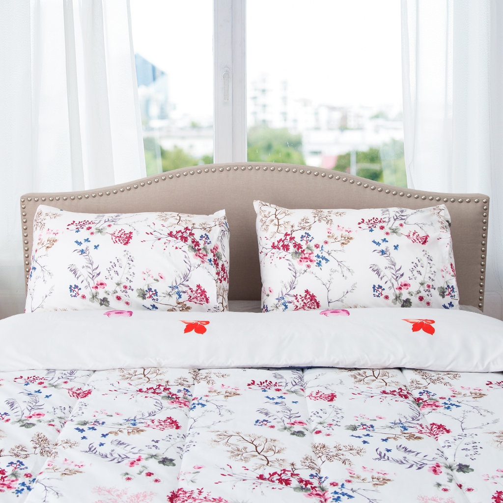 Latitude Run Prannoy Red Reversible Floral 3 Piece Comforter Set Wayfair