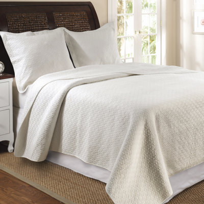 Antoine Cotton Reversible Quilt Set Size: Twin, Color: Ivory