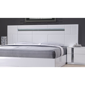 Adelaide Platform Bed by Wade Logan