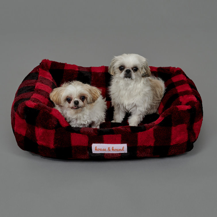 house and hound dog bed
