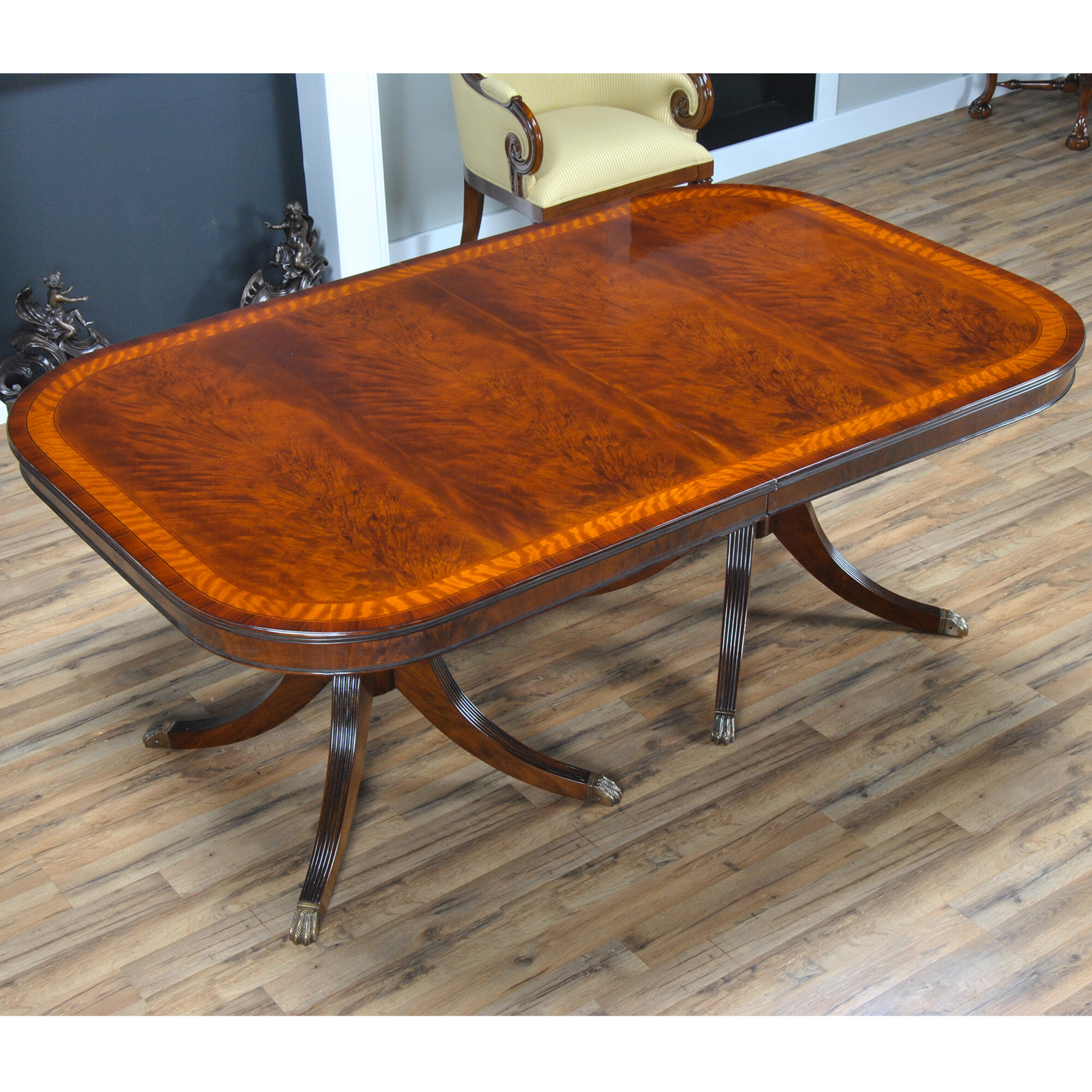 mahogany pedestal table