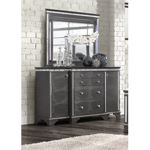 Landgraf 4 Drawer Combo Dresser with Mirror by Everly Quinn