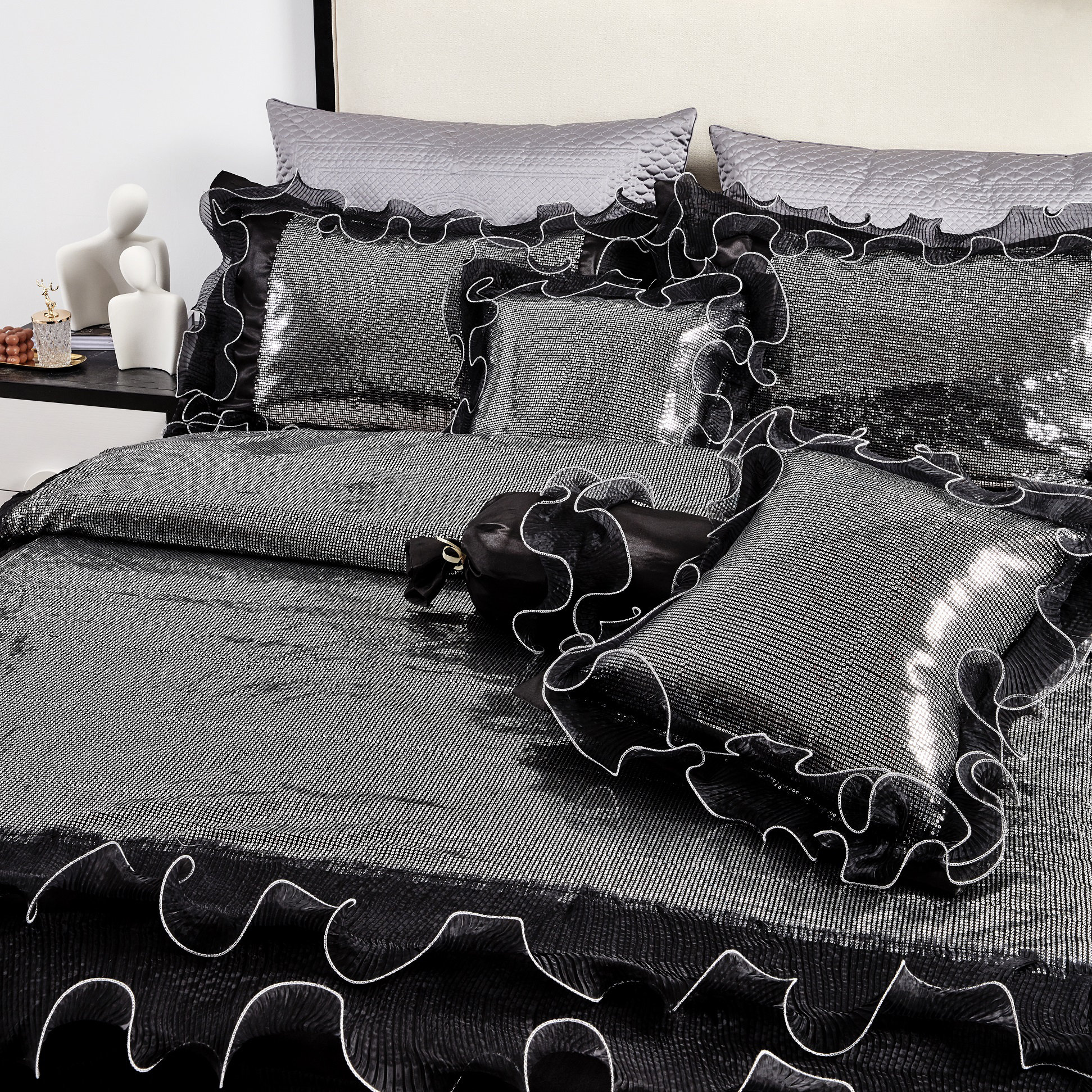 Mila Reversible 6 Piece Comforter Set Rosdorf Park Size: Queen