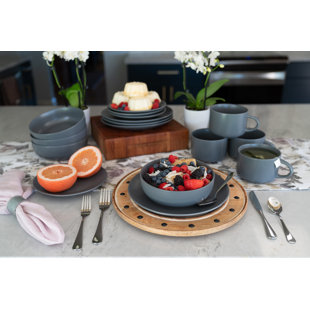 Southwestern Style Dinnerware Wayfair Gutierrez 16 Piece Dinnerware Set Service For 4