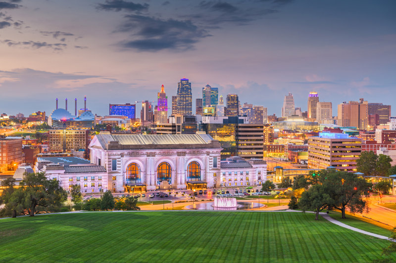 Kansas City, Missouri - Wrapped Canvas Photograph Size: 32" H x 48" W