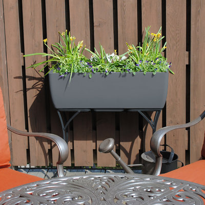 Koenraad Plastic Planter Box