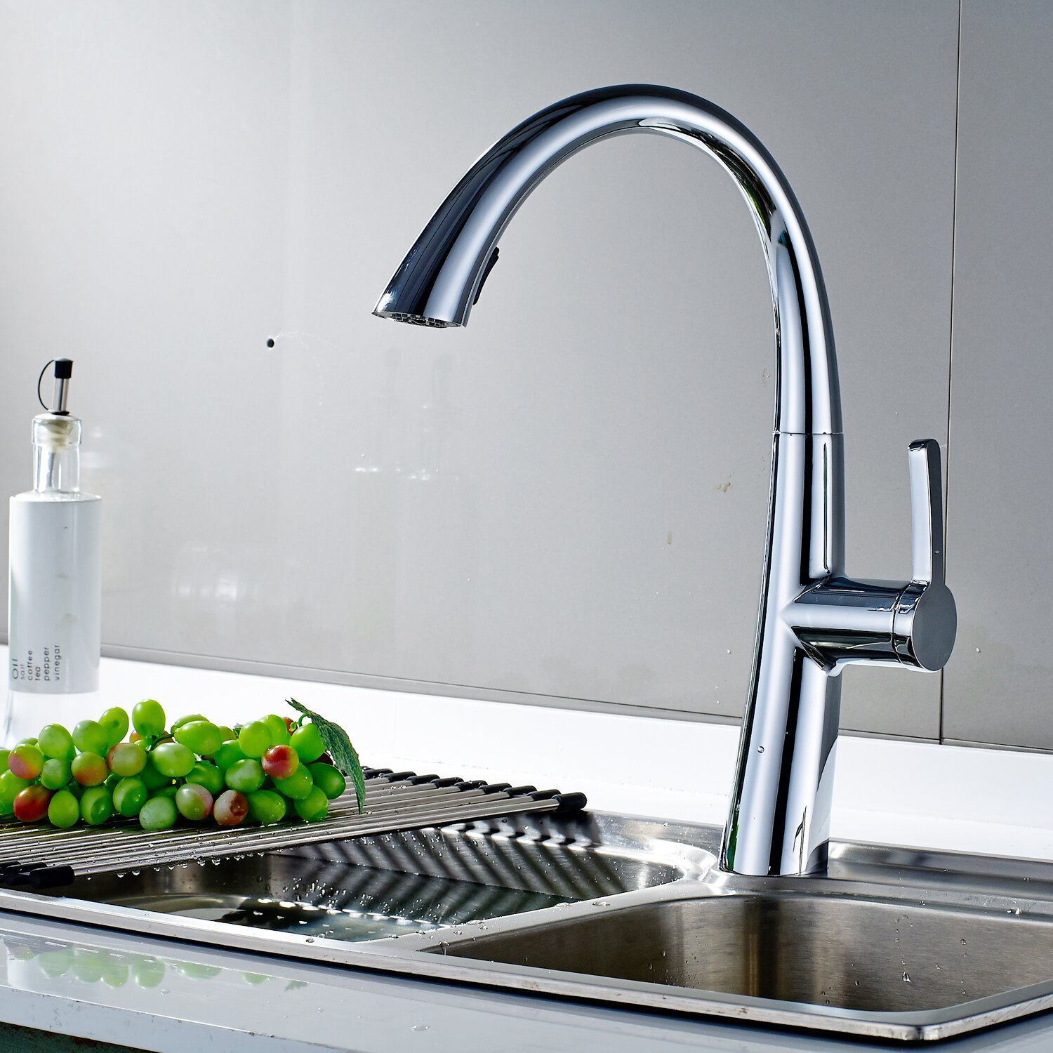 Pull Out Single Handle Kitchen Faucet with Accessories