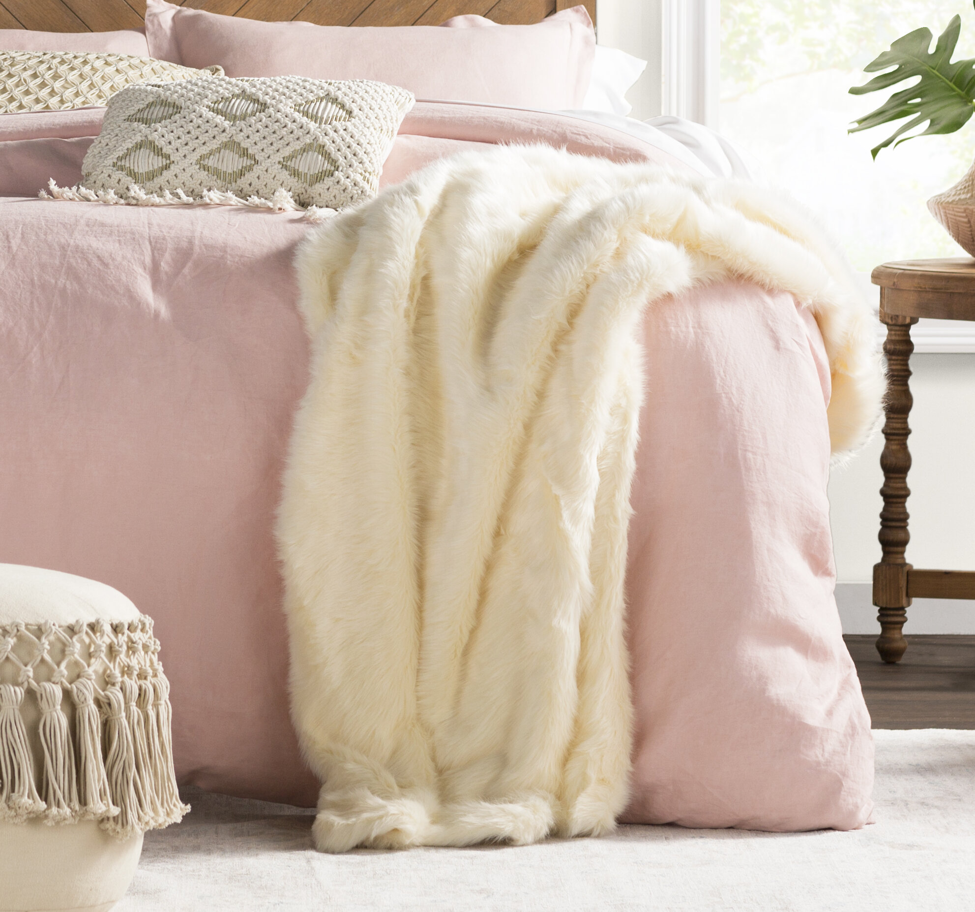 ROSE PINK & WHITE  Faux Fur Throw Single Sided Blankets  &  Cushion Covers 