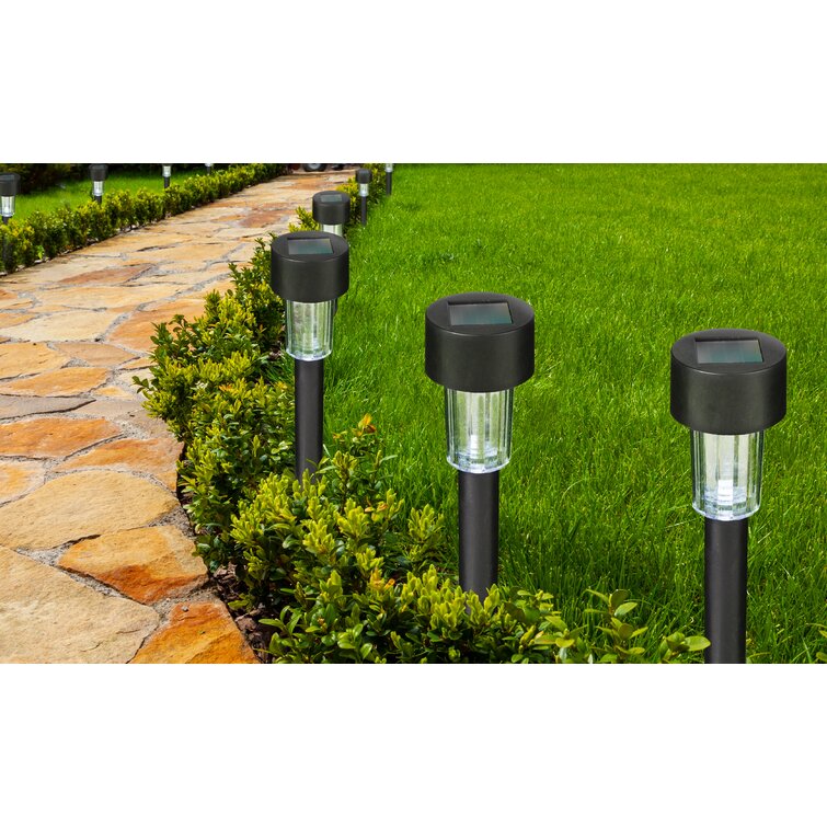 solar garden lights that stick in the ground