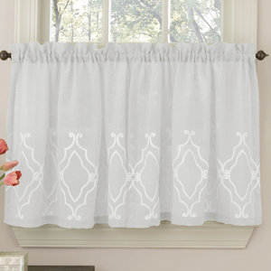 Carlyle Stitched Quatrafoil Kitchen Tier Curtains (Set of 2)