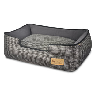 checked dog beds